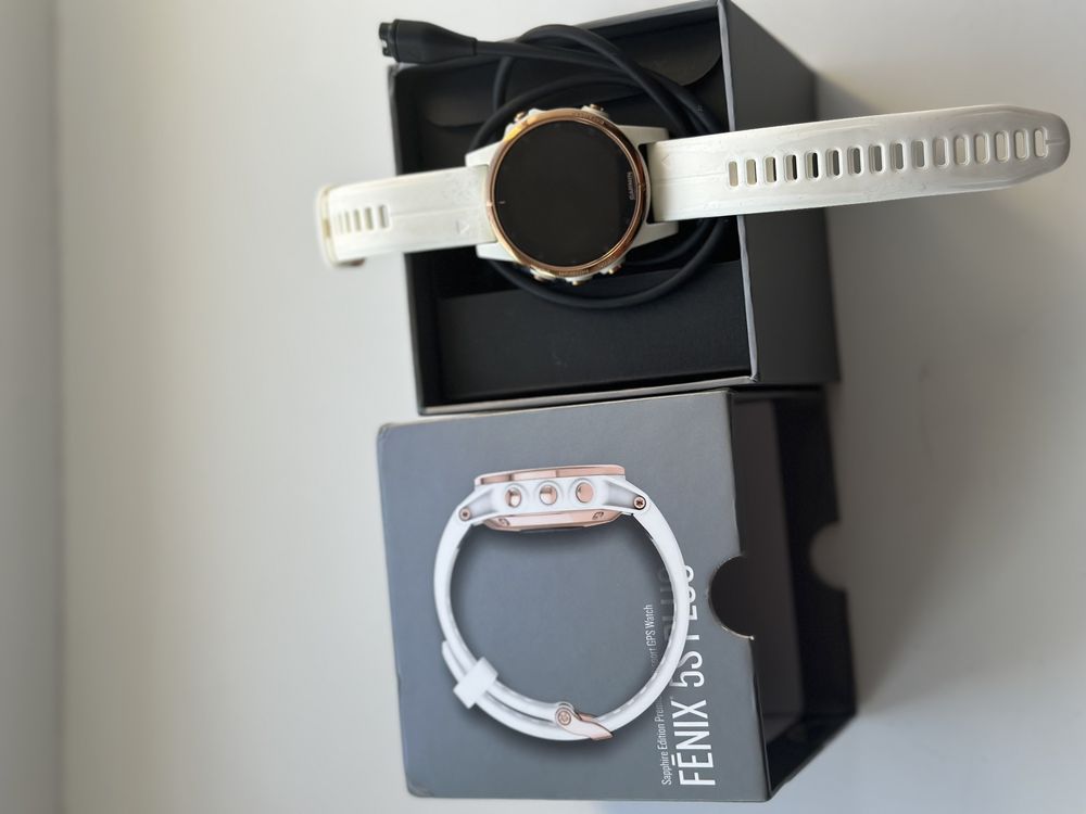 Продам часы Часы Garmin Fenix 5S plus sapphire