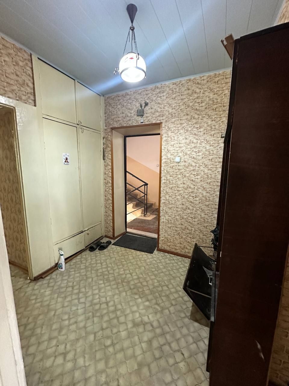 Продаётся 2/1/4 на м-в Карасу 2 ( Дурмон йули)