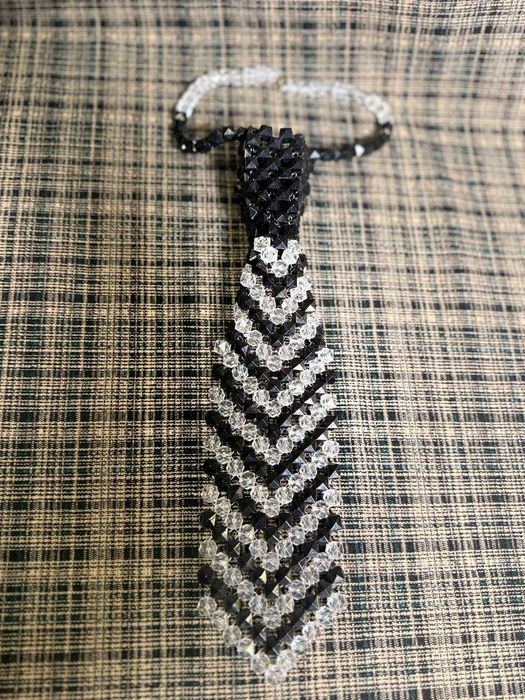 Sumka qolda yasalgan qol mehnatida