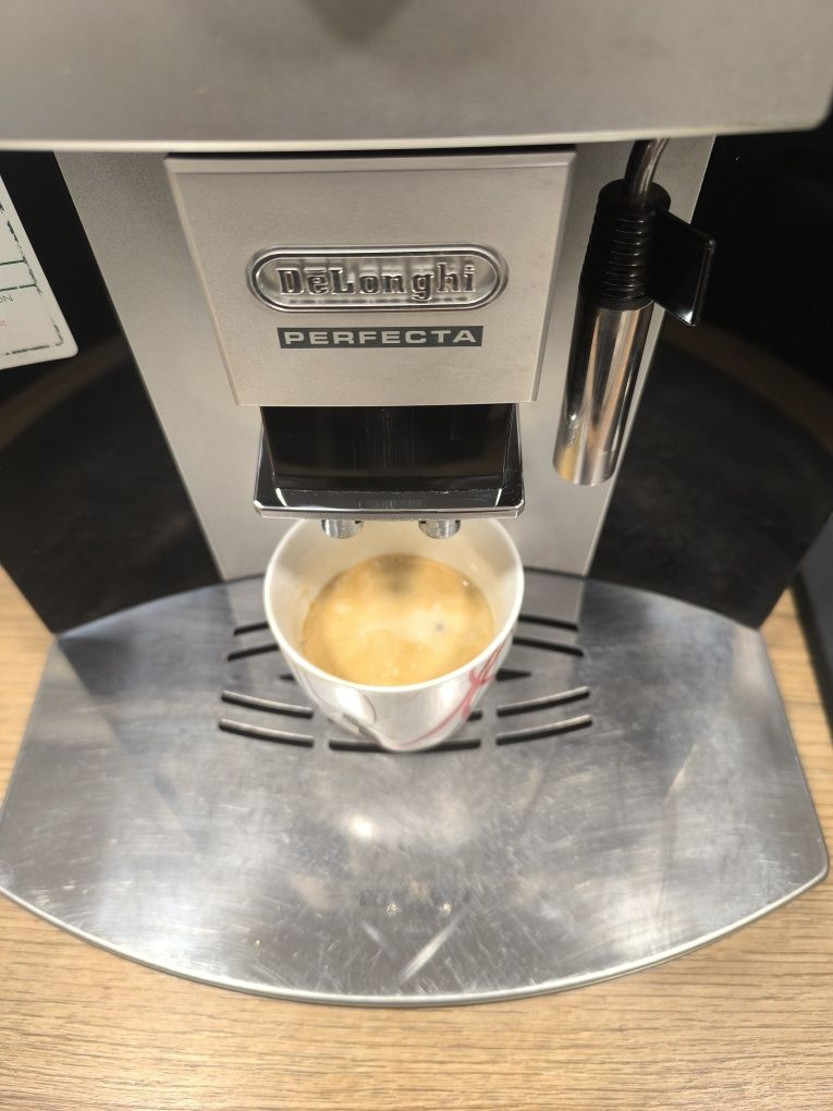 Кафемашина Delonghi perfecta