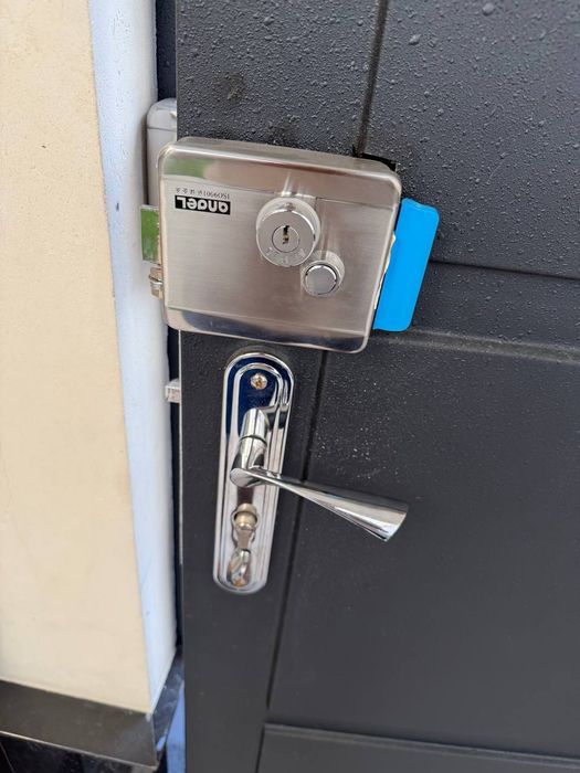 Ремонт замков Eshik remont Замок очиш установка вскрытие урнатиш замок