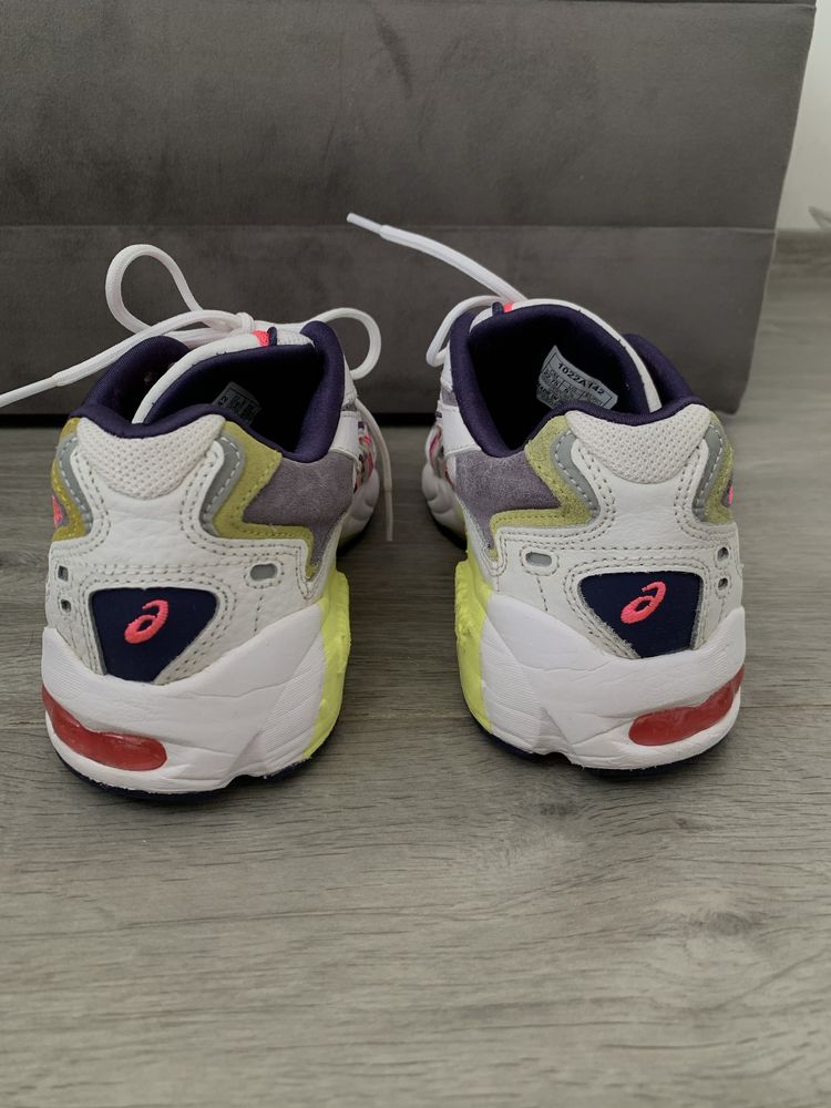 Дамски маратонки Asics