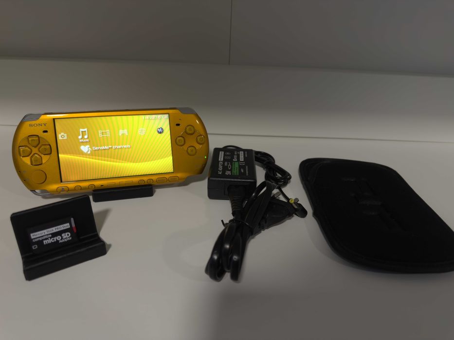 Sony PSP 3000 Brigth Yellow Modata (plus accesorii)