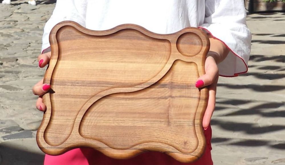 Дъска за рязане и сервиране от орех