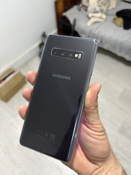 Самсунг S10+ за 75.000