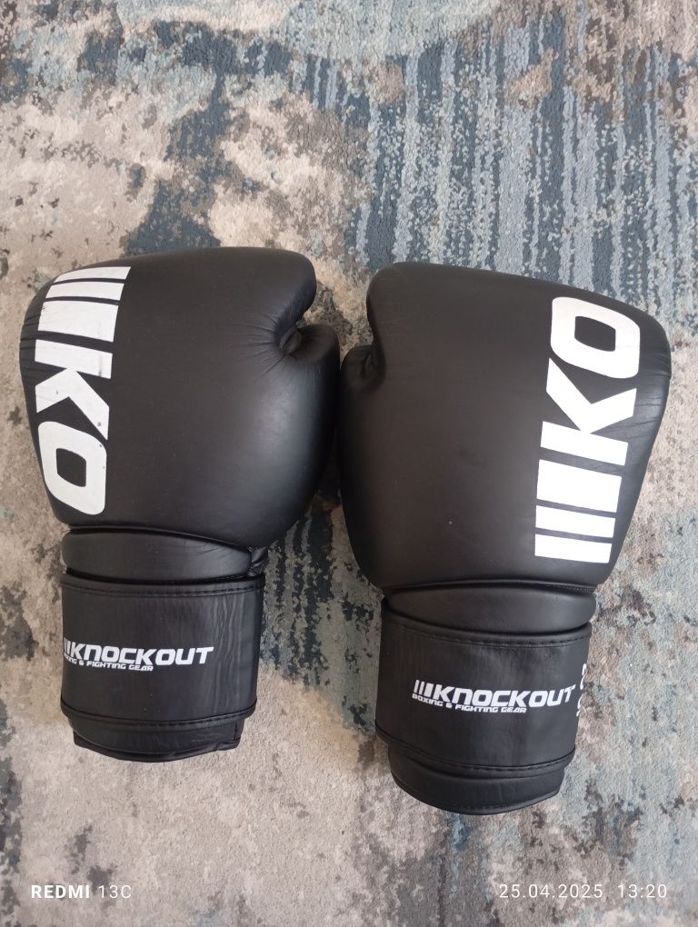 Mănuși de box KNOCKOUT 150 de lei sunați pentru mai multe detalii