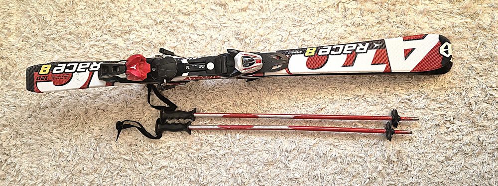 Vând schiuri Atomic Race 8