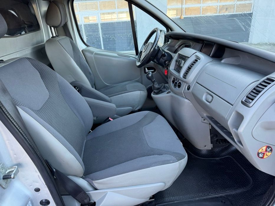 Opel Vivaro 2.0 dci 114 cai 2010