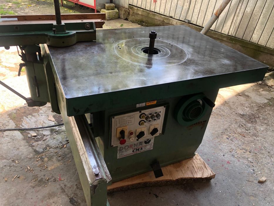 MNF , masina de frezat cu masa mobila