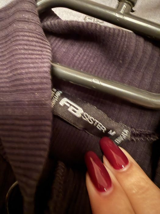 Черна прилепнала рокля H&M