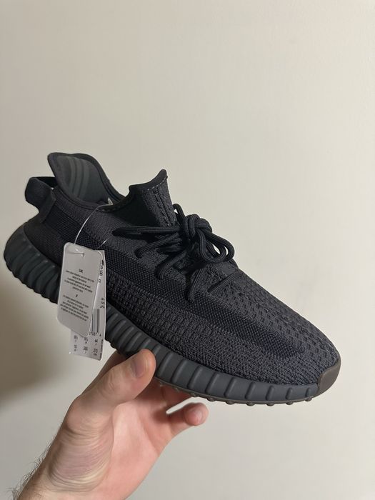 Yeezy 350 v2 Cinder