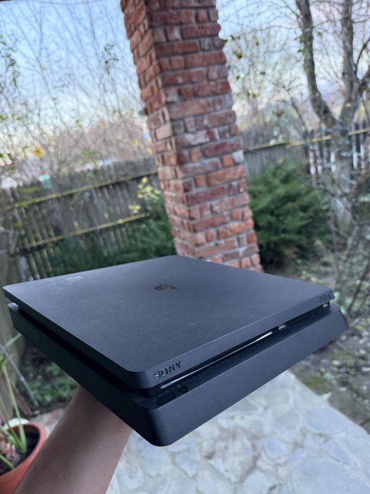 Vând PS4 Slim 500 GB