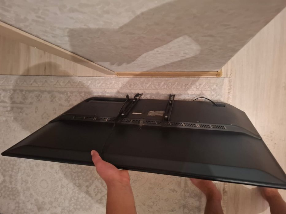 Haier  Сатылады сынық жері жок ютуб юәрі бар 70000т торг бар