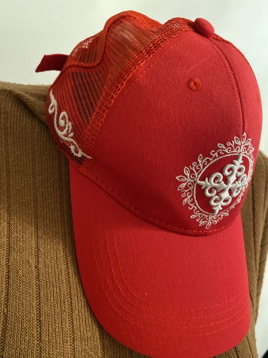 Кепка, косынка, норка воротник, такия, беретка, шапка,