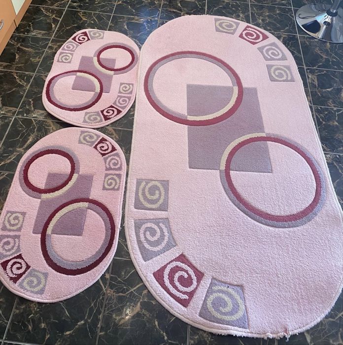 Covor oval + 2 carpete