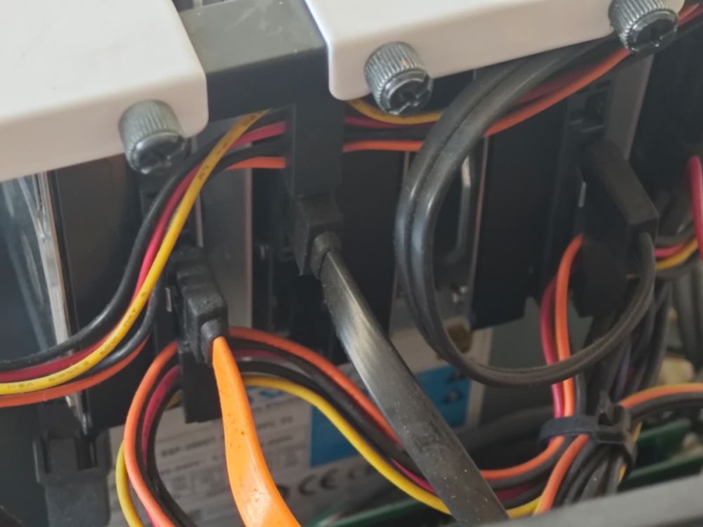 Server ( Сървър) / NAS