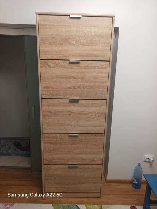 Montez mobila,ofer servicii de calitate.