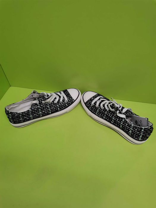 Tenesi material textil deosebit stil converse Piazza Italia