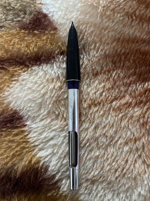 Stilou chinezesc cu penita suflata in aur