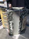 Acordeon vechi adus din Germania defect