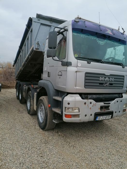 Închiriez excavator și man de 7.5