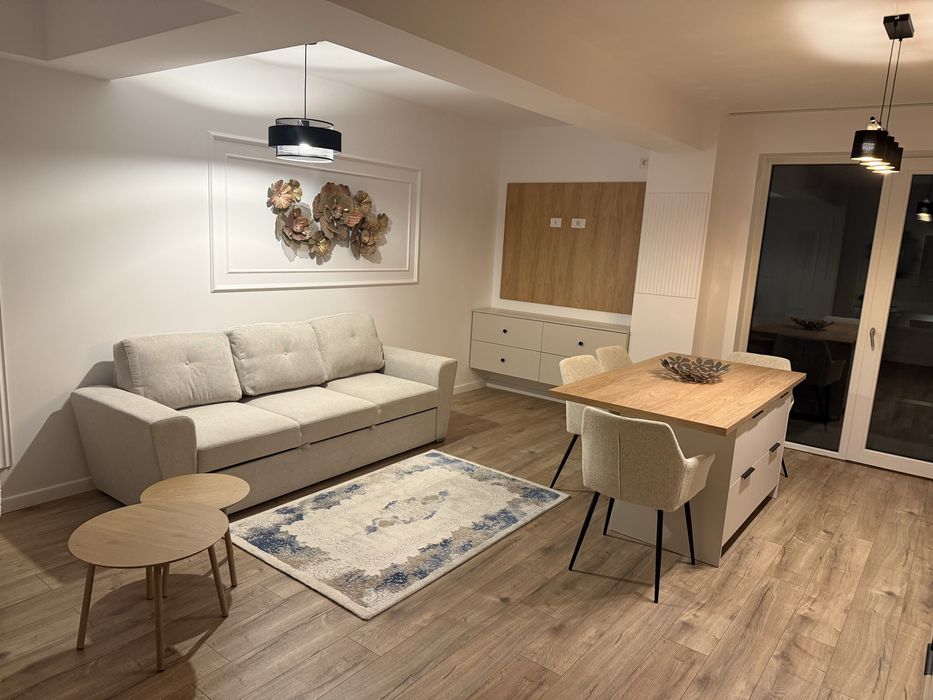 Inchiriez apartament de lux cu 3 camere, in bloc nou