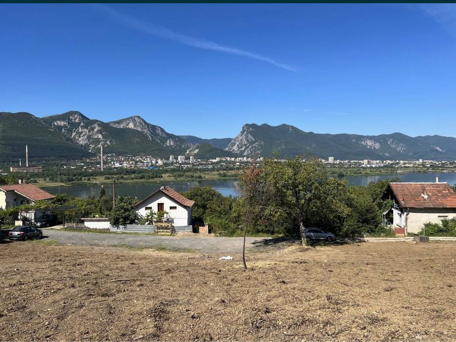 Враца Парцел над язовира Големо крайще