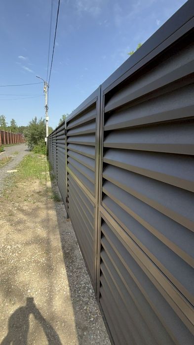 Заборы жалюзи из оцинкованная