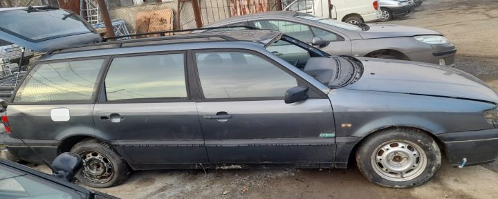 Planetara fata dreapta Volkswagen VW Passat B4