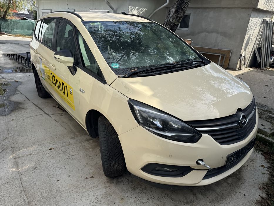 Dezmembrez Opel Zafira 2019 2.0 diesel