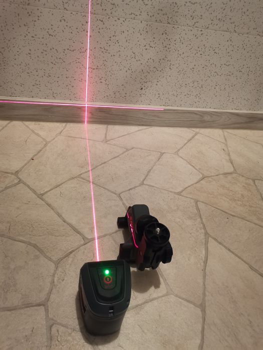 Лазерен    нивелир