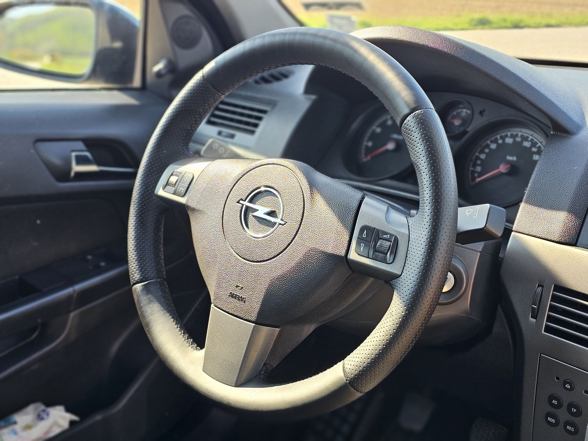 Opel Astra H 1.4 90 к.с Бензин, Сервизна история