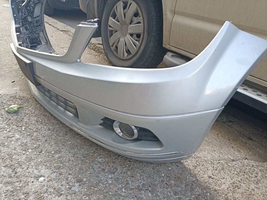 Предна броня w204