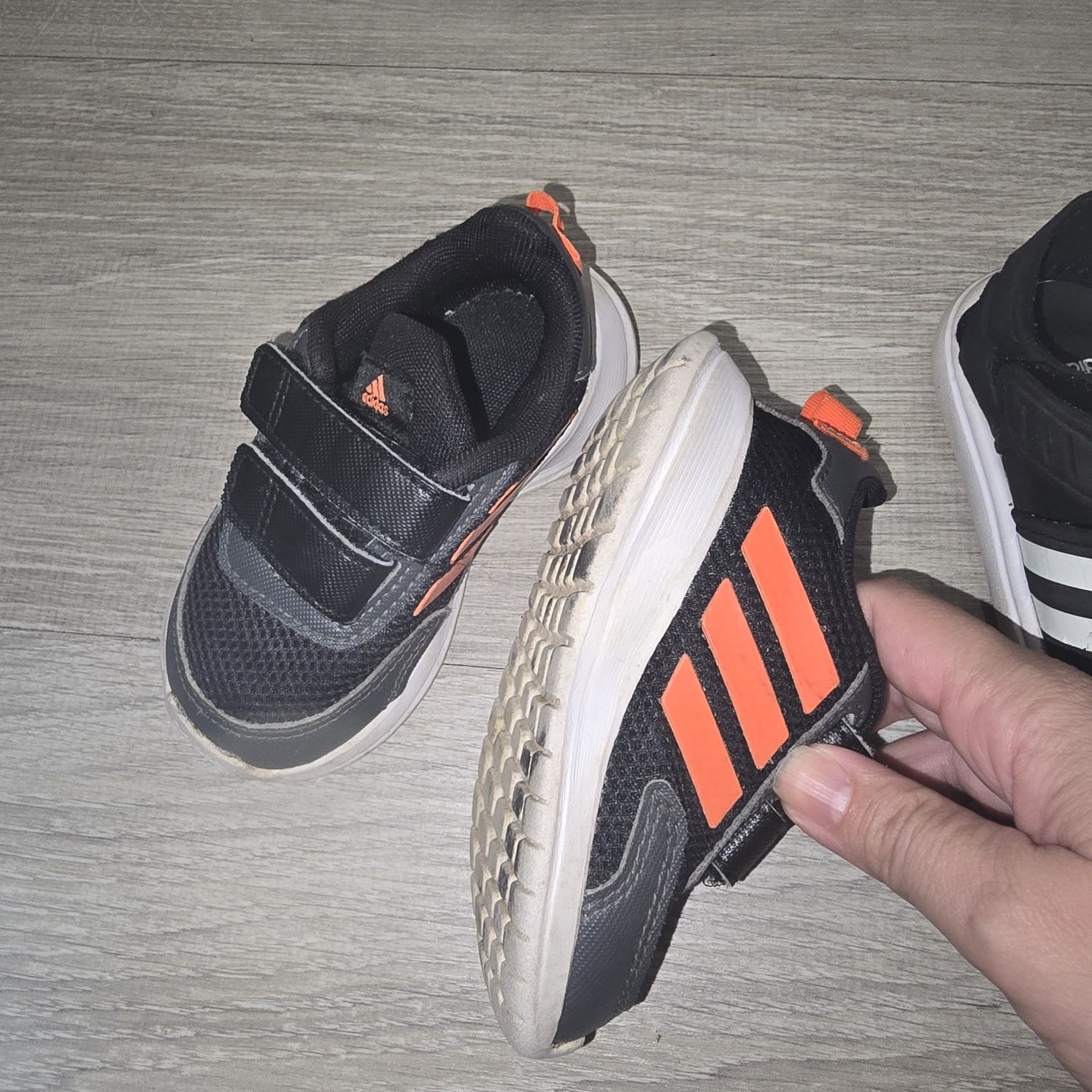 Маратонки и сандали adidas 10лв за двата чифта