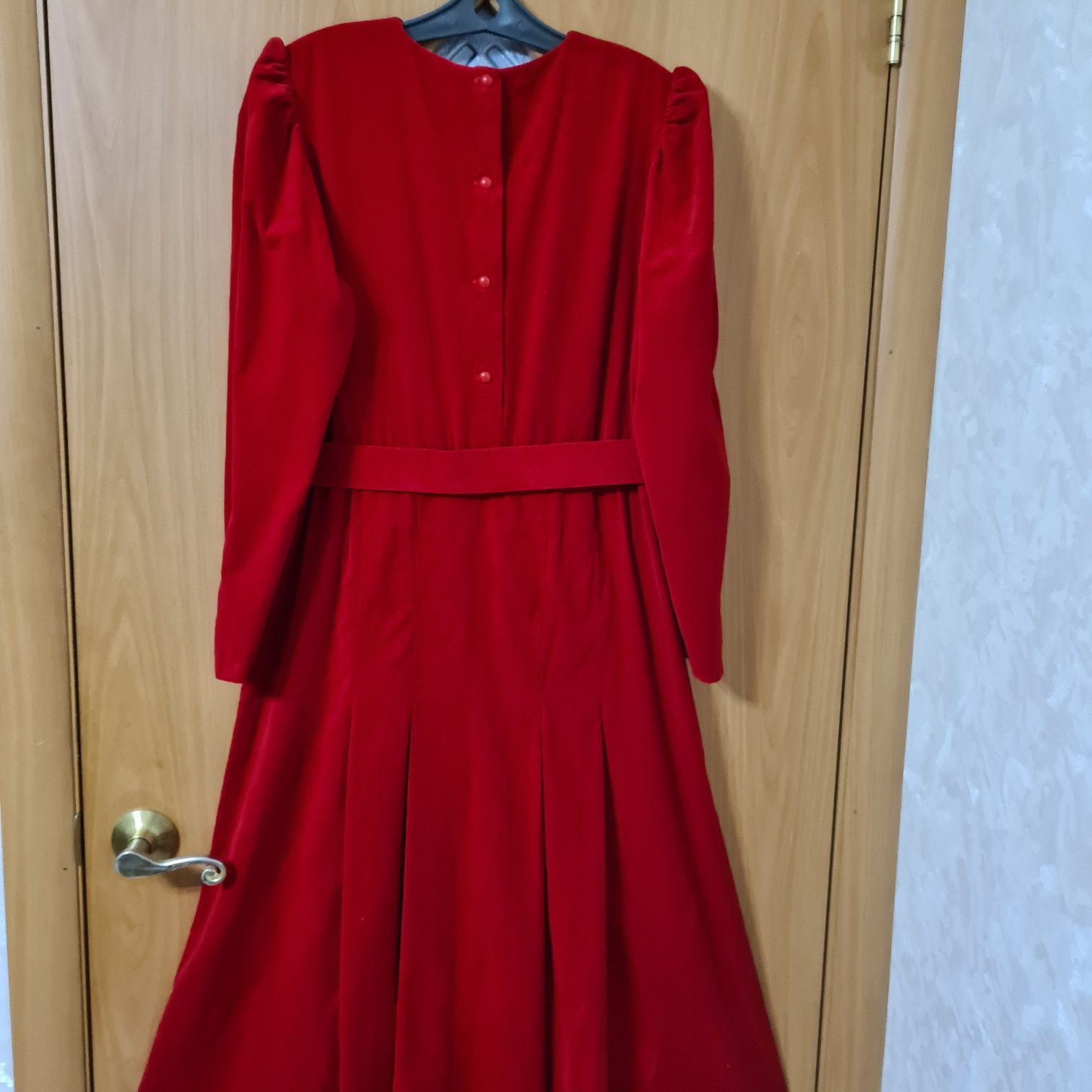 Платье красное из пан бархата х/б основа, сиреневое (штапель)
