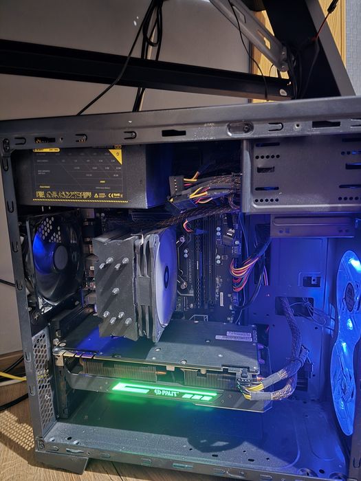 Vând PC Gaming i7 7700 cu gtx 1070 8gb