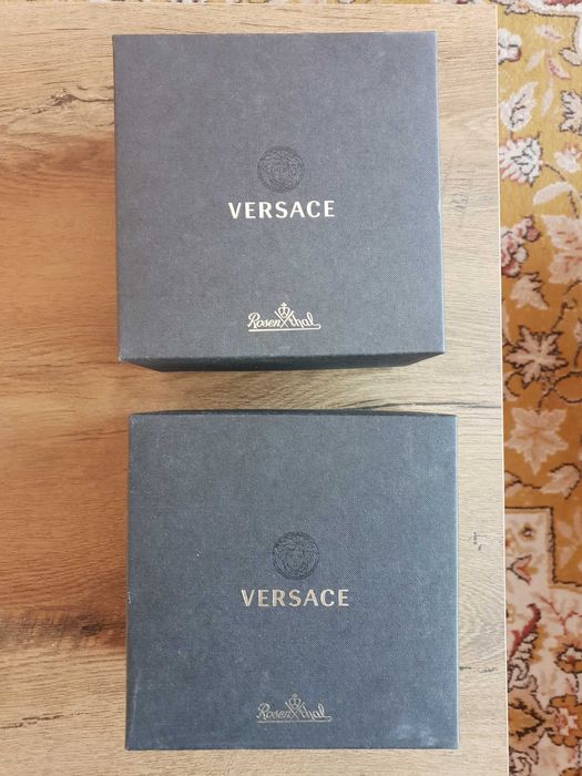 Vand 2 seturi ceasca cu farfurioara cafea, versace