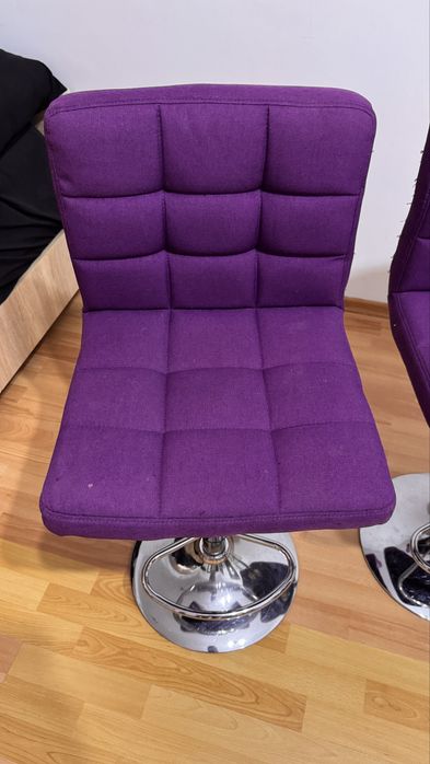 Scaune de bar reglabile pe înălțime stare foarte bună