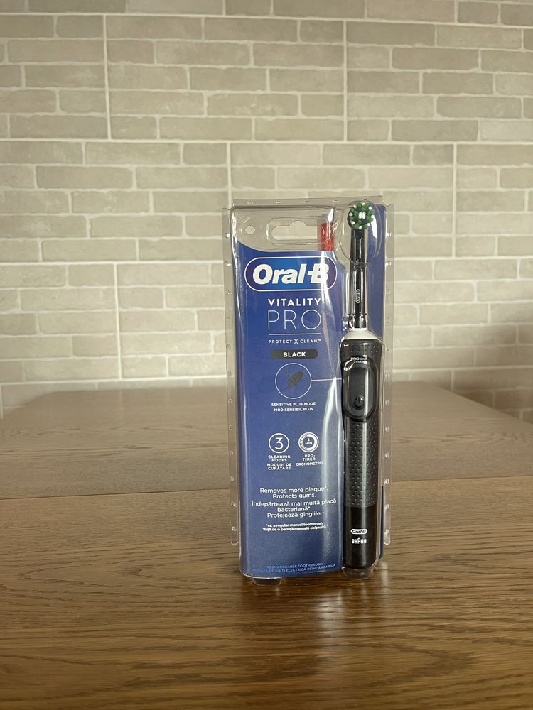 Четка за зъби Oral-B Vitality Pro Black 3 Режима