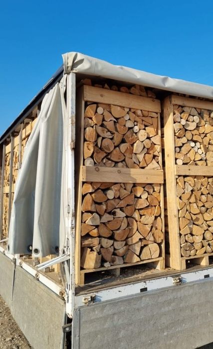 Lemne de foc taiate si sparte