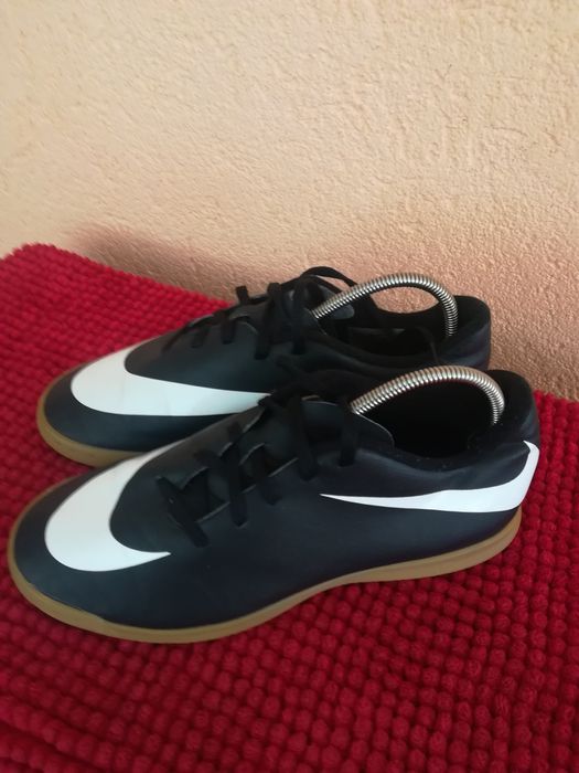 Adidași fotbal sala Nike nr 38,5