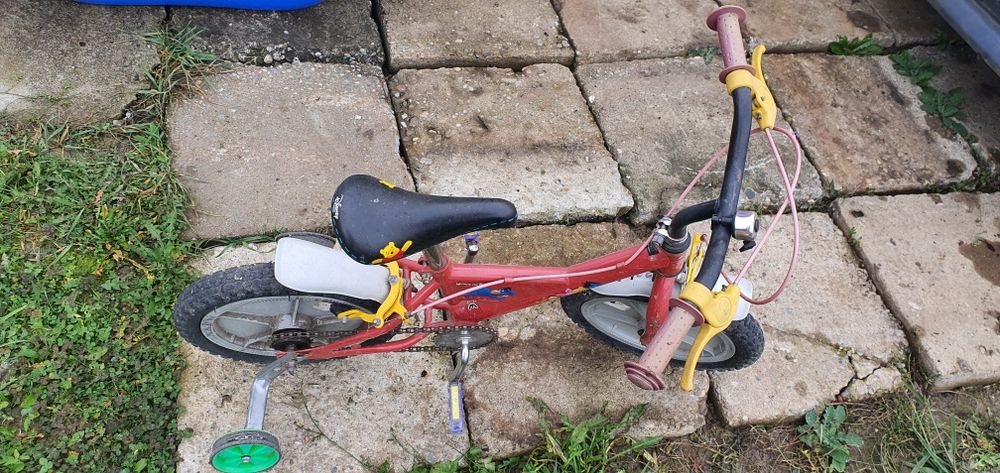 Bicicleta copii rosie