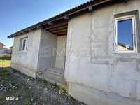 Casa 3 camere + 300mp teren in Cristian