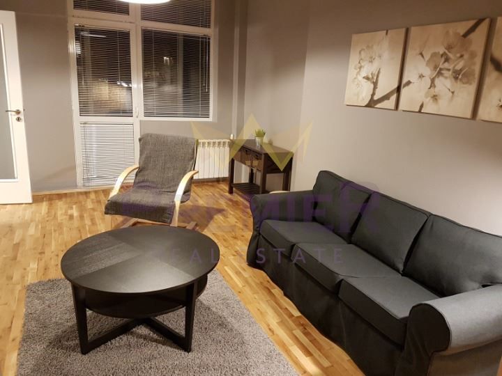 Продава се Тристаен апартамент в София, Център - 100 кв.м за 3000 €/кв.м - Снимка #1
