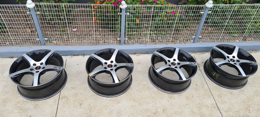 Vând Jante pe 18/Volkswagen