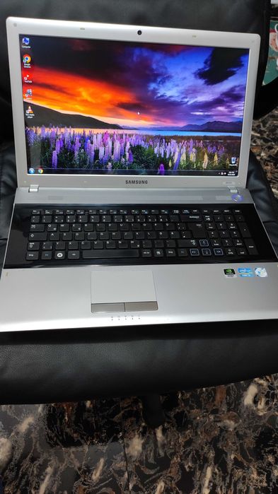 Laptop Samsung RV720 display 17.3 inch