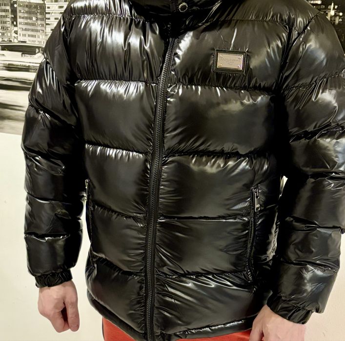 Geaca Dolce& Gabbana  disponibila culoarea neagra