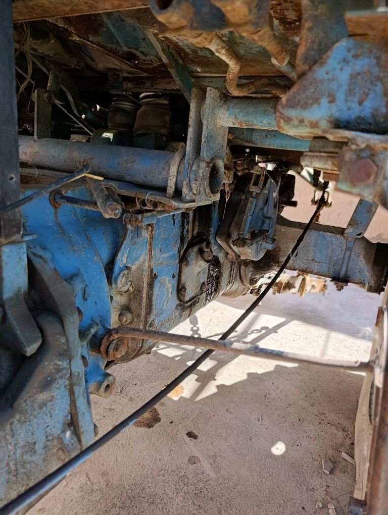 Qishloq hojalik texnikasi traktor T28