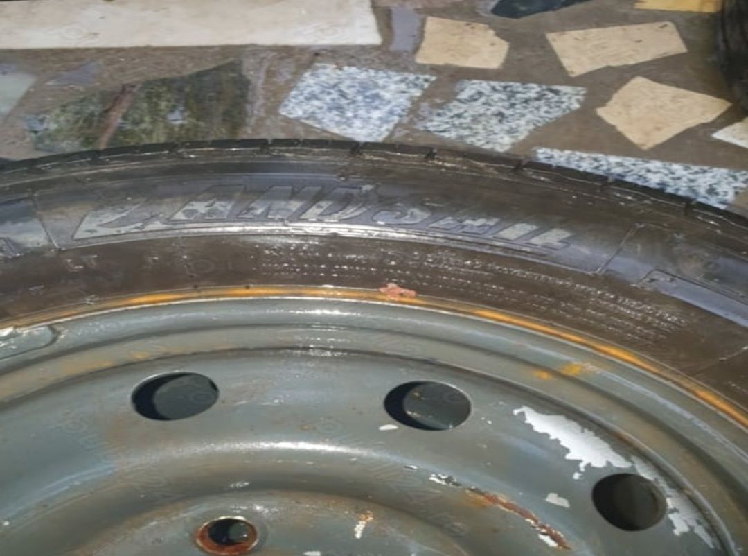 Se vinde set 4 buc jante+cauciuri iarna SH 215/65/R16