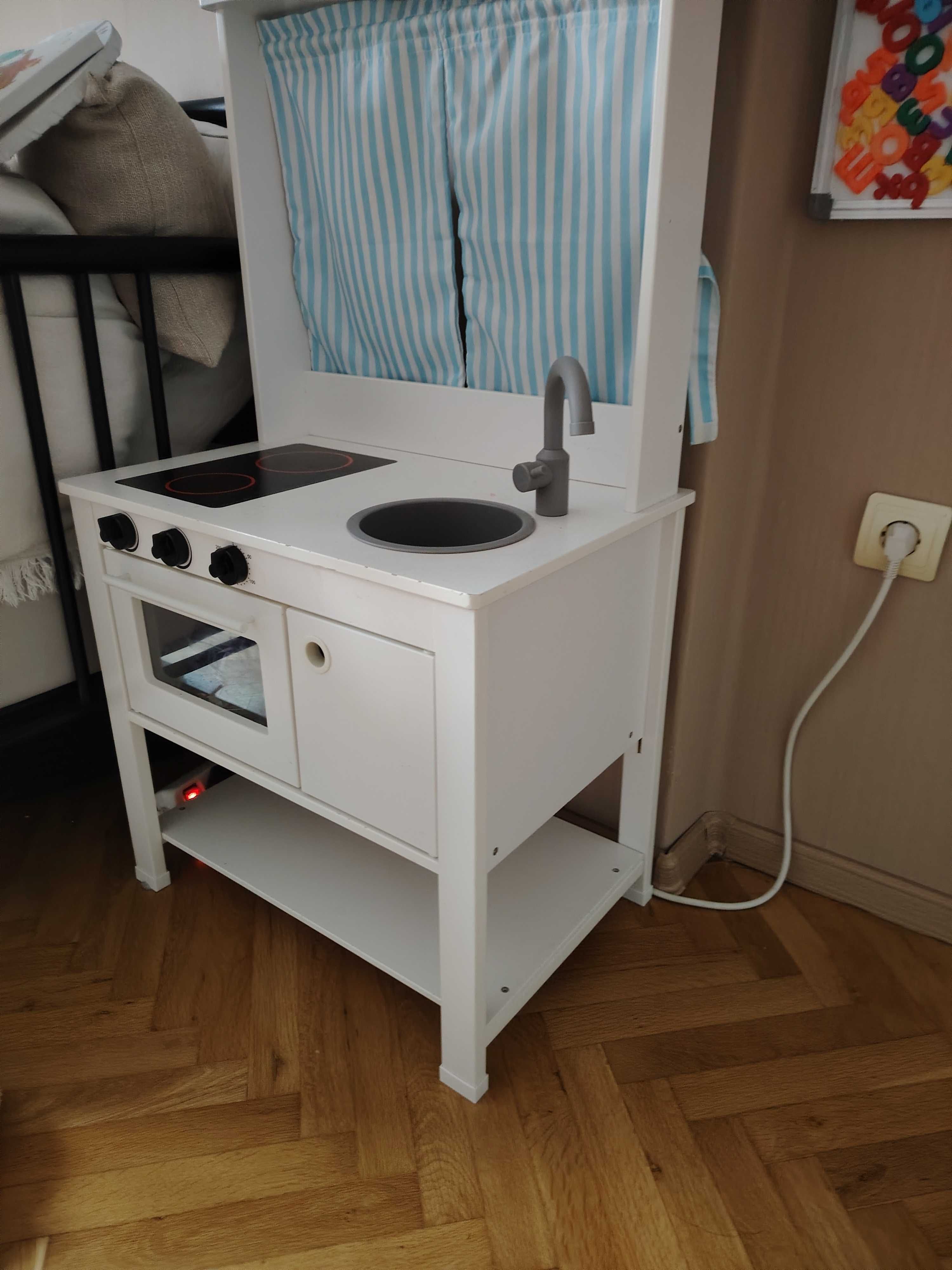 Детска кухня за игра